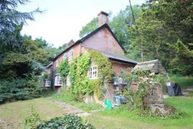  Image of 3 Bedroom Semi-Detached to rent at Bordon, GU35 9NS