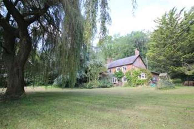  Image of 3 Bedroom Semi-Detached to rent at Bordon, GU35 9NS