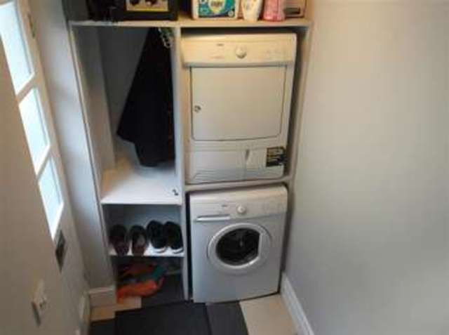 Image of 2 Bedroom Detached for sale at Reigate Surrey Reigate, RH2 7JP