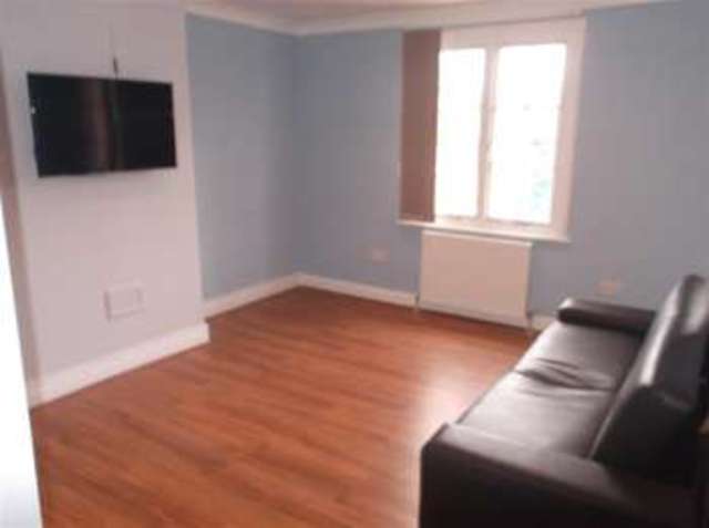  Image of 2 Bedroom Detached for sale at Reigate Surrey Reigate, RH2 7JP