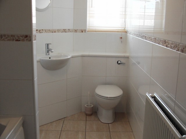  Image of 2 Bedroom Flat to rent at Bathgate West Lothian West Lothian, EH48 2TL