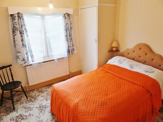  Image of 4 Bedroom End of Terrace for sale at Hackbridge Surrey Beddington, SM6 7BB