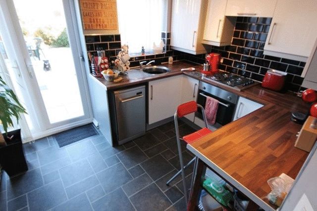  Image of 2 Bedroom Terraced for sale at Lomond Road  Liverpool, L7 0JU