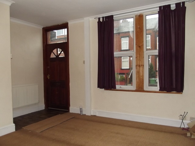  Image of 1 Bedroom Terraced to rent at Longroyd Street Beeston Leeds, LS11 5EP