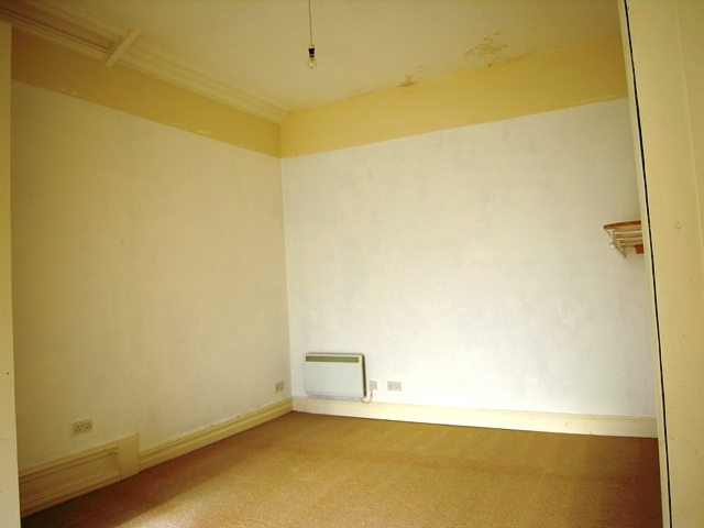  Image of 2 Bedroom Apartment to rent at Southport, PR8 1QG