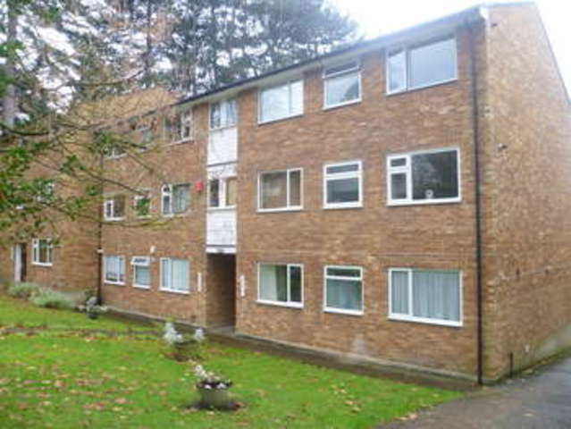  Image of 2 Bedroom Flat to rent at Chislehurst Kent Chislehurst, BR7 6RA