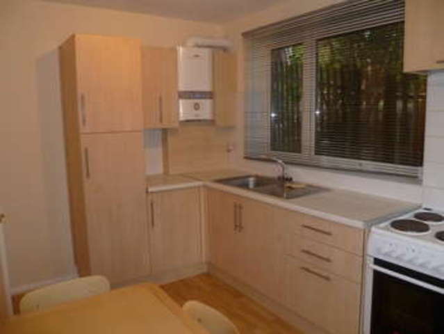  Image of 2 Bedroom Flat to rent at Chislehurst Kent Chislehurst, BR7 6RA