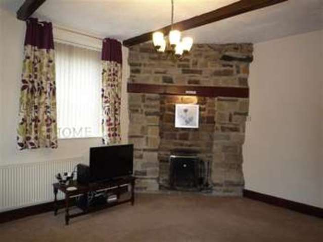  Image of 3 Bedroom Semi-Detached to rent at Milnsbridge, HD4 5SF