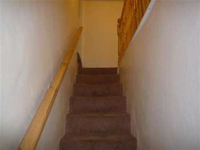  Image of 3 Bedroom Semi-Detached to rent at Milnsbridge, HD4 5SF
