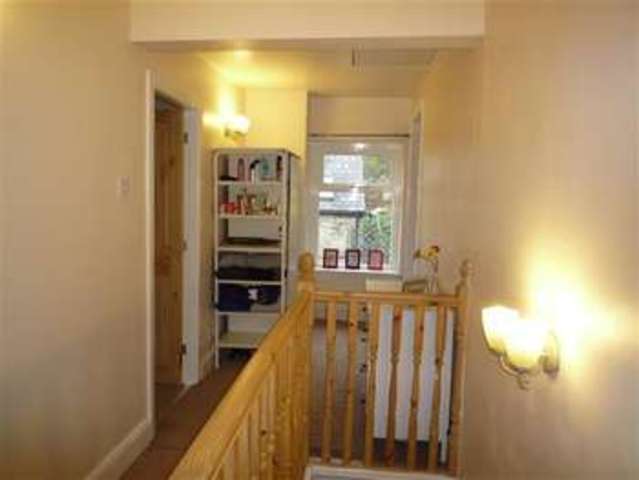  Image of 3 Bedroom Semi-Detached to rent at Milnsbridge, HD4 5SF