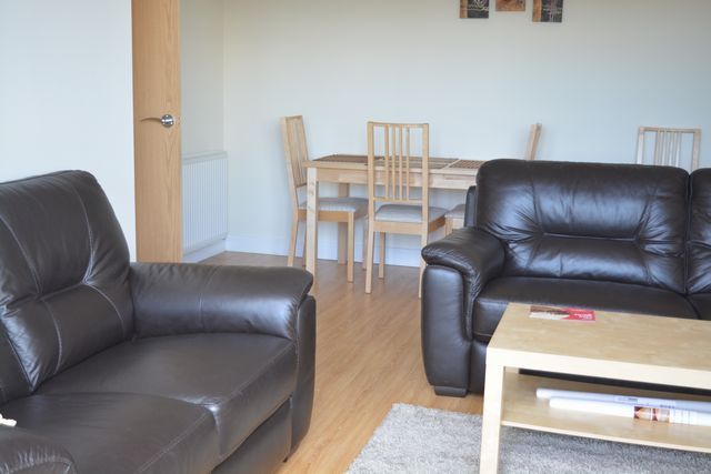  Image of 1 Bedroom Flat to rent at Craiglockhart Edinburgh Edinburgh, EH14 1XT