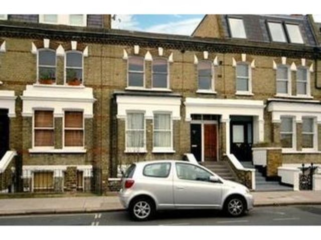  Image of 1 Bedroom End of Terrace to rent at Fulham  London, SW6 6AX