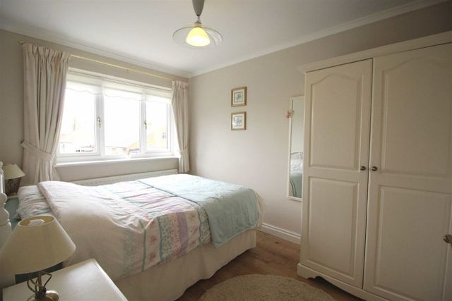  Image of 3 Bedroom Detached for sale at Studley Warwickshire Studley, B80 7RN