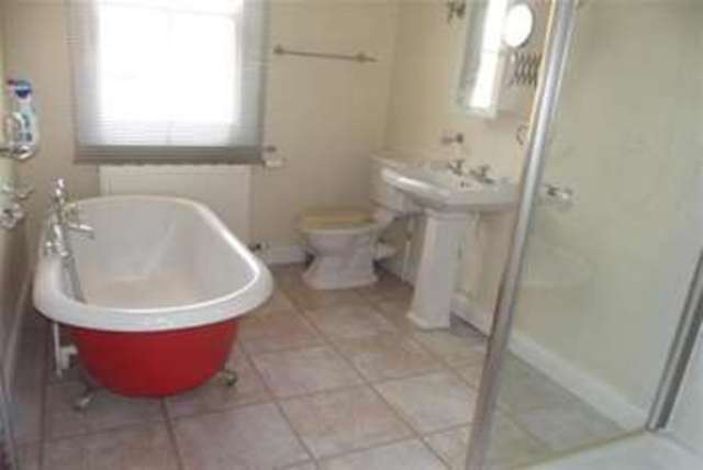  Image of 2 Bedroom Detached to rent at Nottingham, NG7 6AT