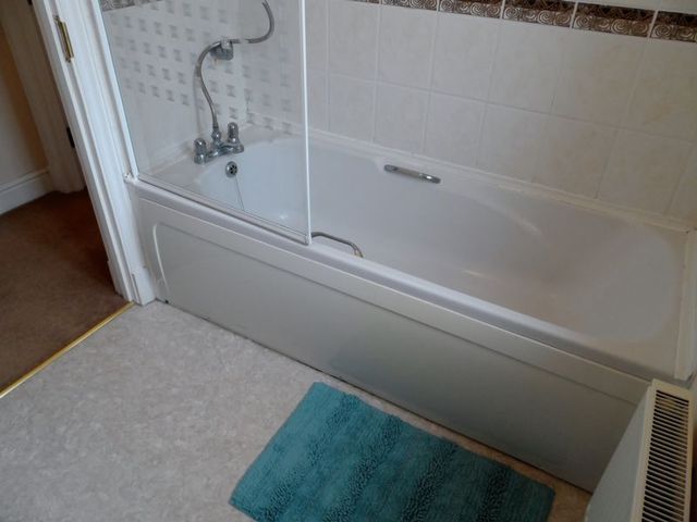  Image of 2 Bedroom Flat to rent at Parc Pencrug  Llandeilo, SA19 6RZ