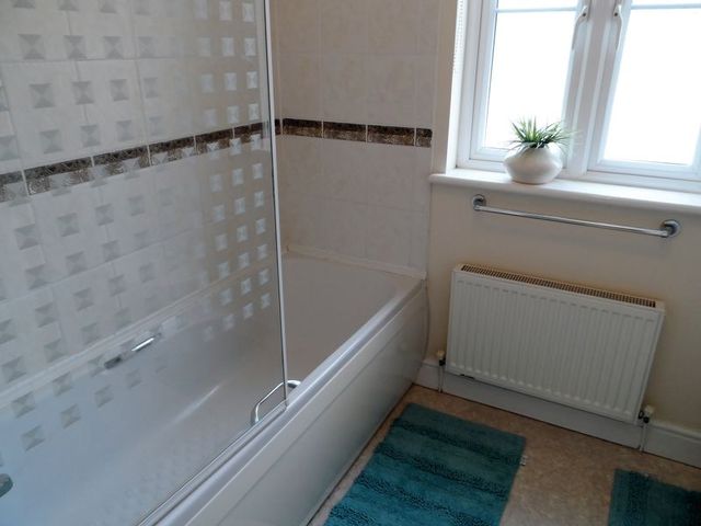  Image of 2 Bedroom Flat to rent at Parc Pencrug  Llandeilo, SA19 6RZ
