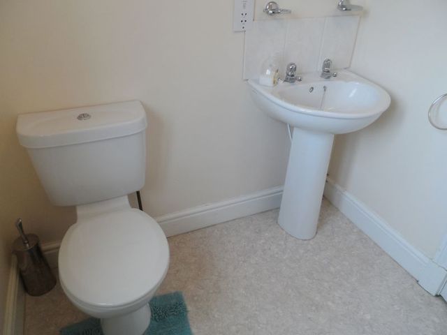 Image of 2 Bedroom Flat to rent at Parc Pencrug  Llandeilo, SA19 6RZ