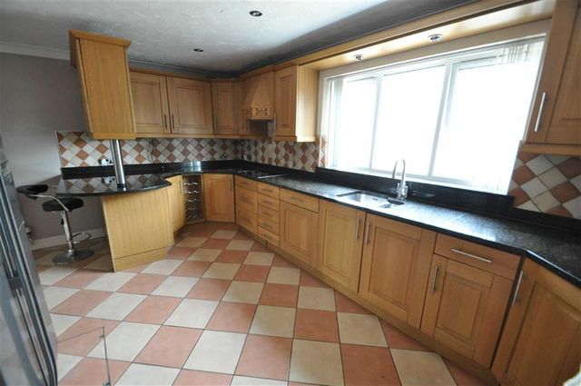  Image of 3 Bedroom Property for sale at Ransom Avenue Worcester Worcester, WR5 3AL