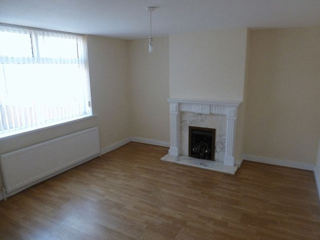  Image of 2 Bedroom Flat to rent at Relton Avenue Array Byker, NE6 2TH