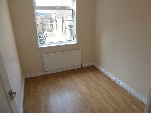  Image of 2 Bedroom Flat to rent at Relton Avenue Array Byker, NE6 2TH