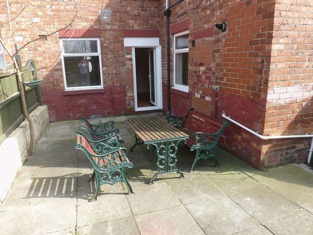  Image of 2 Bedroom Flat to rent at Relton Avenue Array Byker, NE6 2TH