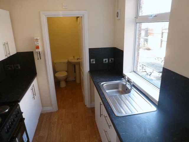  Image of 2 Bedroom Flat to rent at Relton Avenue Array Byker, NE6 2TH
