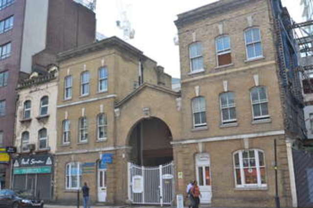  Image of 3 Bedroom Flat to rent at Commercial Road  Aldgate, E1 1LL