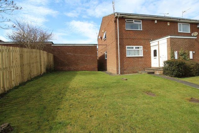  Image of 1 Bedroom Flat to rent at Rosedale Road  Crawcrook, NE40 4UN