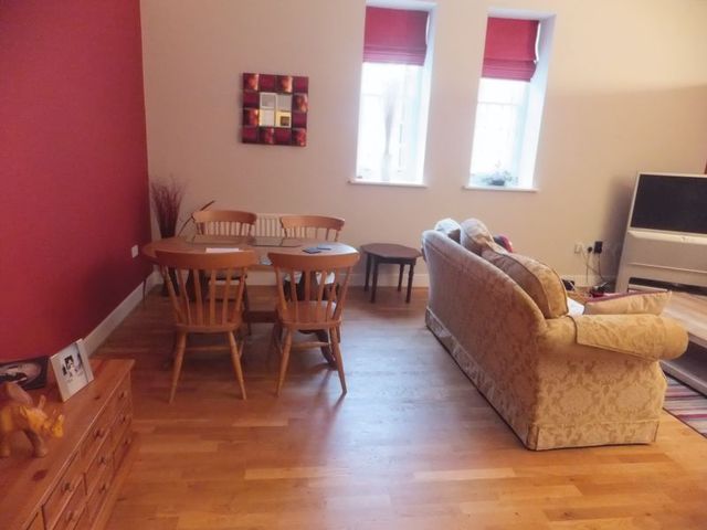  Image of 2 Bedroom Flat to rent at Sarno Square  Abergavenny, NP7 5JT