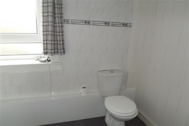  Image of 1 Bedroom Flat to rent at Gourock Inverclyde Inverclyde, PA19 1UL