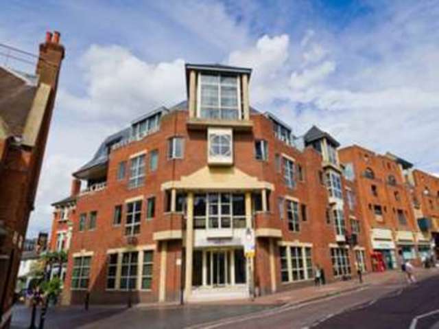  Image of Detached to rent at Richmond TW9 Richmond, TW9 1AE