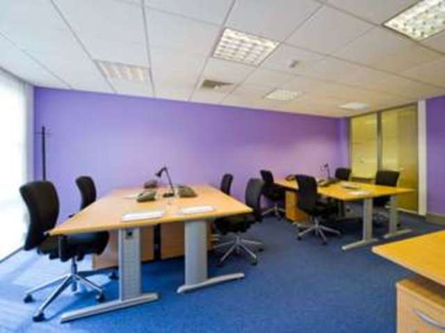  Image of Detached to rent at Richmond TW9 Richmond, TW9 1AE