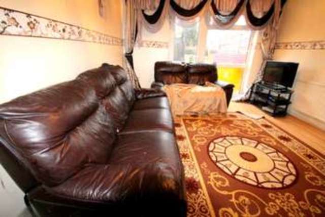  Image of 2 Bedroom Terraced for sale at Lower Edmonton N9 London, N9 0RY