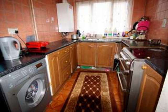  Image of 2 Bedroom Terraced for sale at Lower Edmonton N9 London, N9 0RY