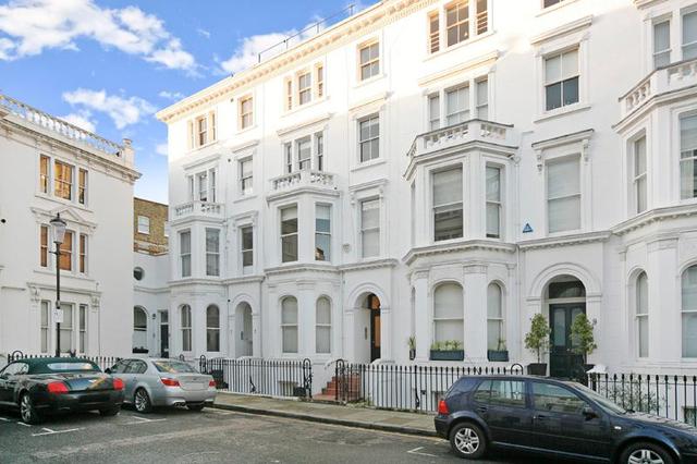  Image of 2 Bedroom Apartment to rent at Kensington  London, W8 4RZ