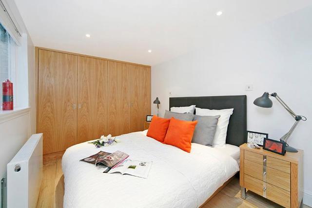  Image of 2 Bedroom Apartment to rent at Kensington  London, W8 4RZ