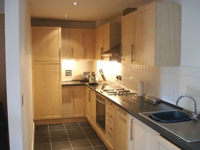  Image of 2 Bedroom Flat to rent at Yeoman Street  London, SE8 5DP