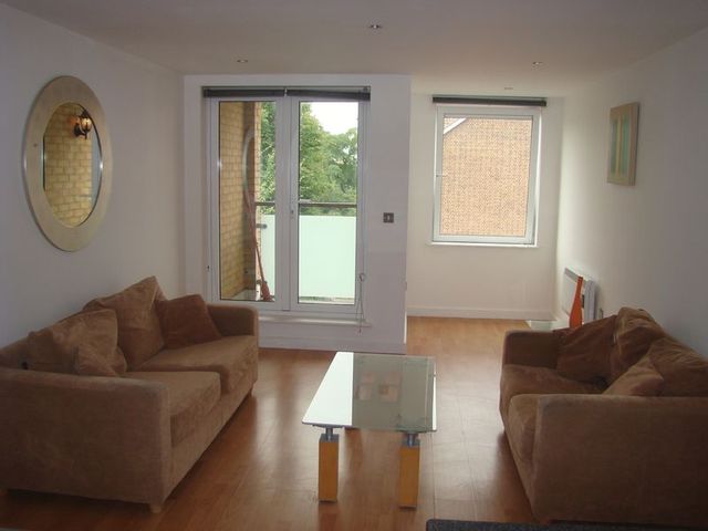  Image of 2 Bedroom Flat to rent at Yeoman Street  London, SE8 5DP
