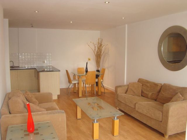  Image of 2 Bedroom Flat to rent at Yeoman Street  London, SE8 5DP