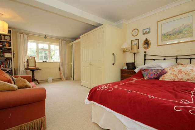  Image of 4 Bedroom Detached for sale at The Leas Longdean Park Hemel Hempstead, HP3 8BP