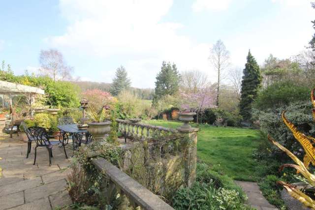 Image of 4 Bedroom Detached for sale at The Leas Longdean Park Hemel Hempstead, HP3 8BP