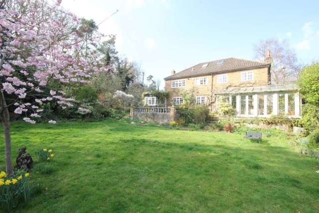  Image of 4 Bedroom Detached for sale at The Leas Longdean Park Hemel Hempstead, HP3 8BP