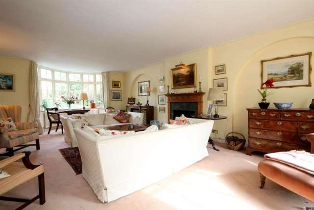  Image of 4 Bedroom Detached for sale at The Leas Longdean Park Hemel Hempstead, HP3 8BP