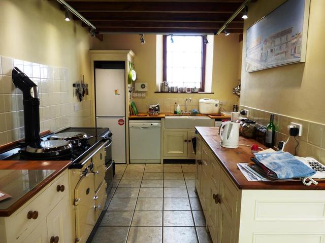 Image of 3 Bedroom Detached for sale at Clynderwen Pembrokeshire Clynderwen, SA66 7NF