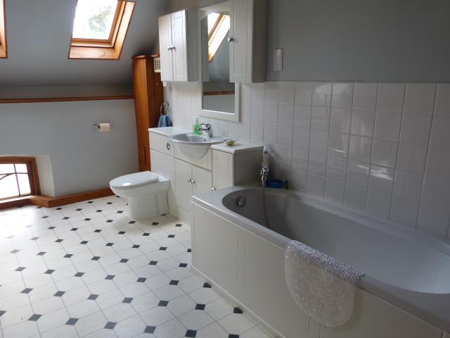  Image of 3 Bedroom Detached for sale at Clynderwen Pembrokeshire Clynderwen, SA66 7NF