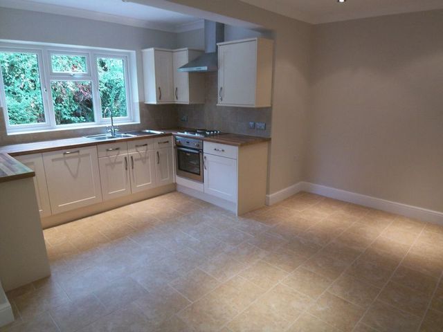  Image of 2 Bedroom Detached for sale at Vegal Crescent Englefield Green Egham, TW20 0QF
