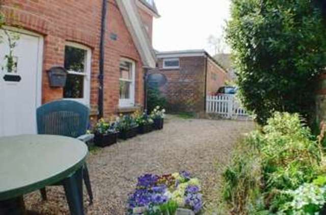  Image of 1 Bedroom Bungalow for sale at 8 Carlisle Road  Eastbourne, BN20 7EJ