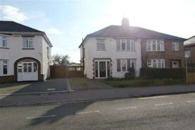  Image of 3 Bedroom Semi-Detached to rent at Loughborough, LE11 3NX