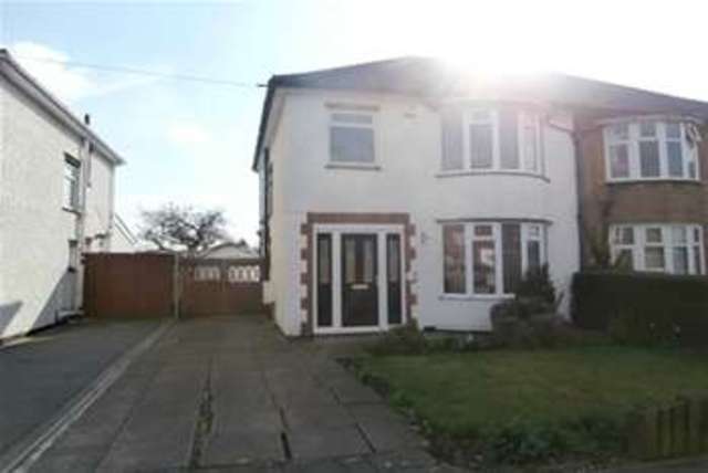  Image of 3 Bedroom Semi-Detached to rent at Loughborough, LE11 3NX