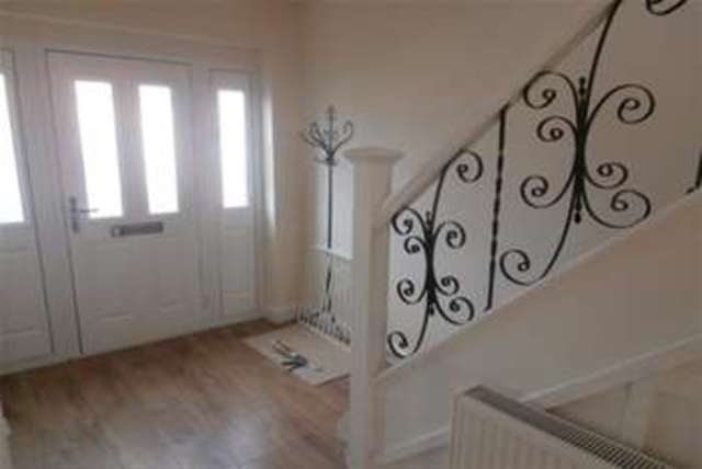  Image of 3 Bedroom Semi-Detached to rent at Loughborough, LE11 3NX